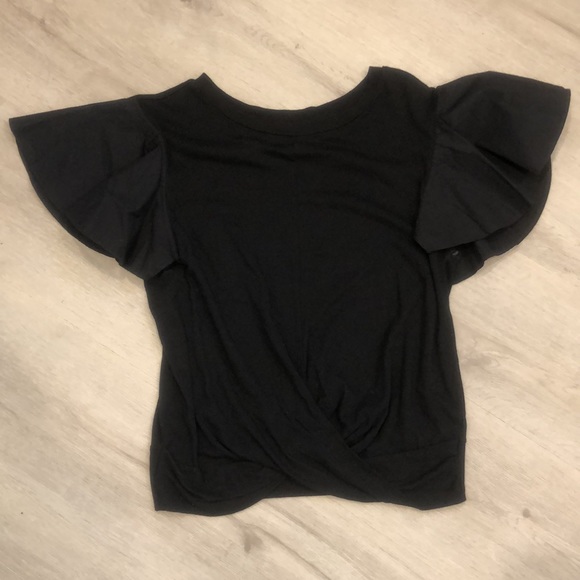 2 Ruffle sleeve tops - Picture 2 of 6